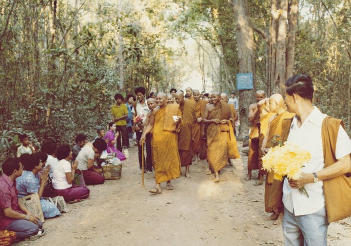 หลวงปู่ชา สุภัทโท