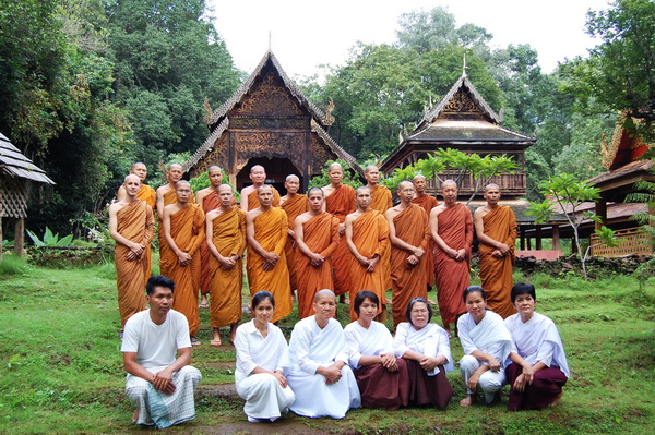   คณะสงฆ์, แม่ชี, อุบาสก และอุบาสิกา  วัดหลวงขุนวิน ต.แม่วิน อ.แม่วาง จ.เชียงใหม่