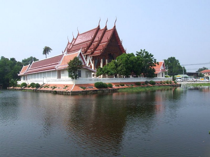  พระอุโบสถ วัดพระนารายณ์มหาราช วรวิหาร (วัดกลางนคร) จ.นครราชสีมา ในปัจจุบัน 