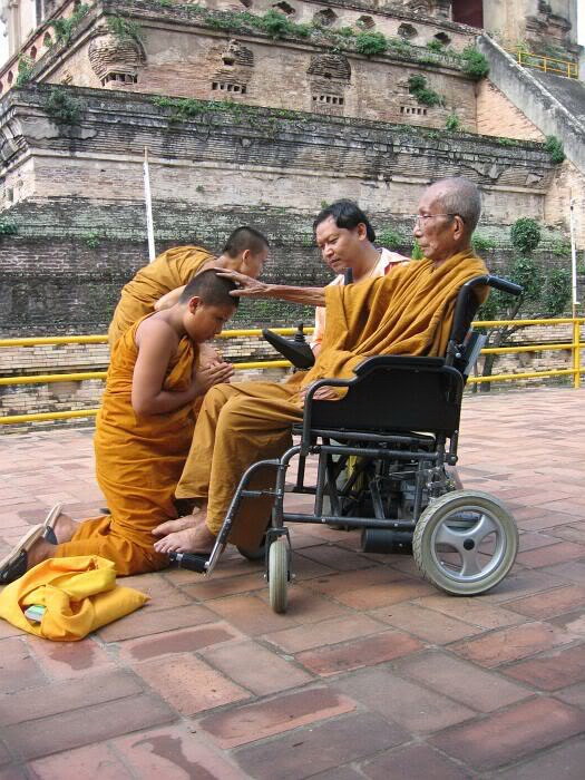 พระธรรมดิลก (จันทร์ กุสโล)