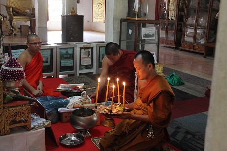 ครูบาอภิชัยขาวปี ออก วัดอุโบสถ ต.มะขามหลวง อ.สันป่าตอง จ.เชียงใหม่