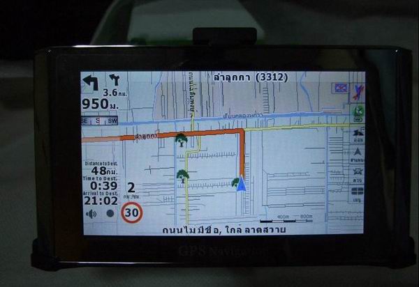 GPS Navigator ติดรถยนต์ ขนาดหน้าจอ 5.0 นิ้ว ลงแผนที่ไทยให้แล้ว ดูหนัง ฟังเพลง อ่านหนังสือ ได้