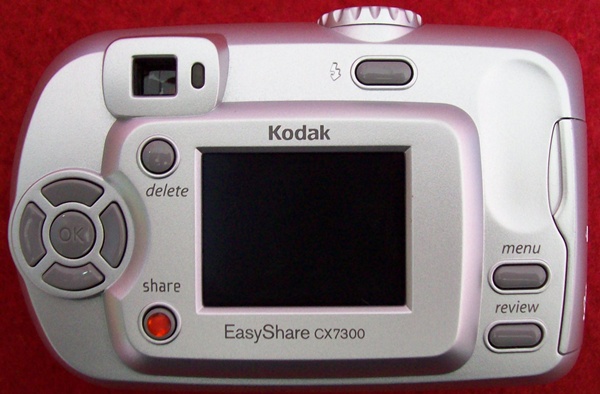 กล้องดิติตอลKodak รุ่นEasy Share cx7300*ความละเอียด3.2 **แถมmicro SD1GB **