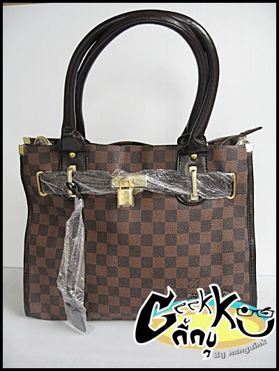 Sale......!!!!!.......... ..กระเป๋า ... LOUIS VUITTON....... พิเศษ 700 บาท...