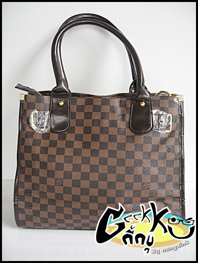 Sale......!!!!!.......... ..กระเป๋า ... LOUIS VUITTON....... พิเศษ 700 บาท...