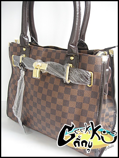 Sale......!!!!!.......... ..กระเป๋า ... LOUIS VUITTON....... พิเศษ 700 บาท...