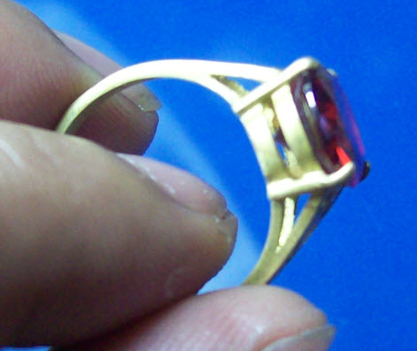 THE RING !!! 18 K หัวพลอยสีแดง..ขอบอกว่าน้ำสวยมากกกกกกกก .......