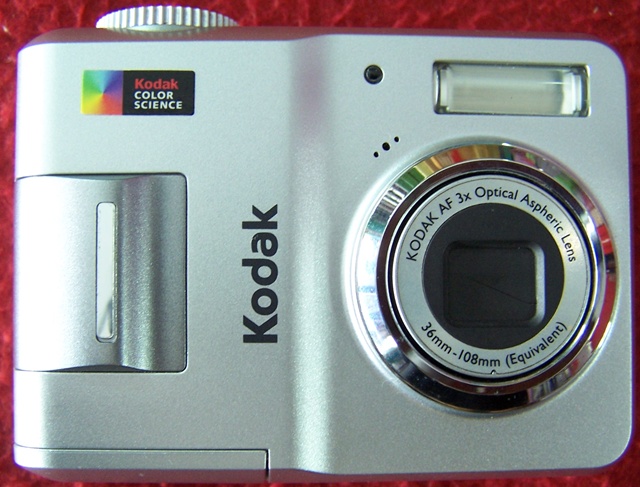 กล้องดิติตอลKodak รุ่นEasy Share c433**ความละเอียด4megapixels**จัดให้ถูกถูกเลยครับ