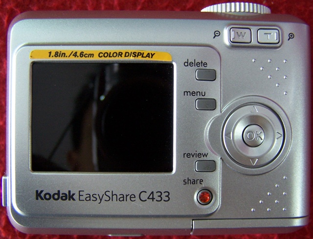 กล้องดิติตอลKodak รุ่นEasy Share c433**ความละเอียด4megapixels**จัดให้ถูกถูกเลยครับ