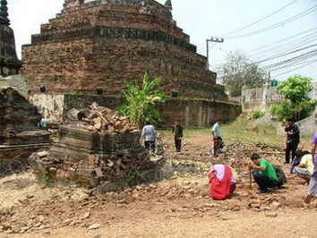 พระนางพญากรุวัดราชบูรณะ จ.พิษณุโลก"แตกกรุมีนาคม ปี2553"เนื้อดินดำ1