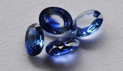 รายละเอียด ไพลิน Blue Sapphire ( รหัส 42 )