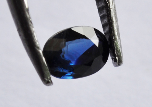 ไพลิน Blue Sapphire ( รหัส 69 ) สวยๆ น้ำเงินเข้ม  