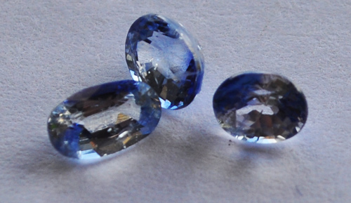 ไพลิน Blue Sapphire ( รหัส 65 ) รับประกันว่าแท้ทุกเม็ด