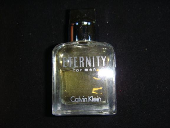 น้ำหอมขวดเล็กน่ารัก ETERNITY for men ขนาด15 ml e (หัวเสปรย์)