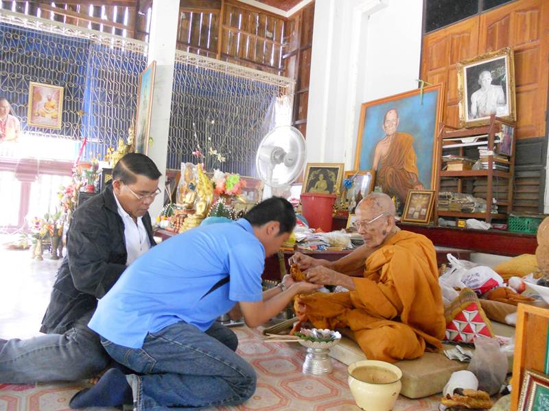 พระขุนแผน พิมพ์ทรงพลใหญ่ หลวงปู่ผาด วัดบ้านกรวด บุรีรัมย์ 