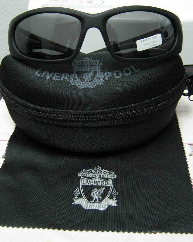 แว่นกันแดด Liverpool เลนส์ Polarized มือหนึ่งพร้อมกล่อง