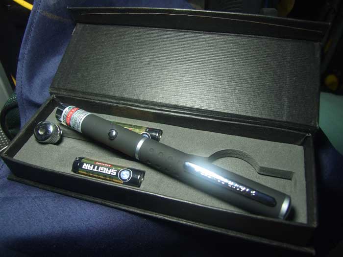 เคาะเดียว No.1 ขาย Laser Pointer เลเซอร์สีเขียว 100 Mw ใช้ถ่าน AAA 2 ก้อน วัดใจ