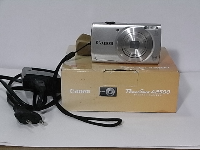 กล้องถ่ายรูป canon power shot A2500  16 ล้านพิกเซล  มาโคร 3 ซ.ม.