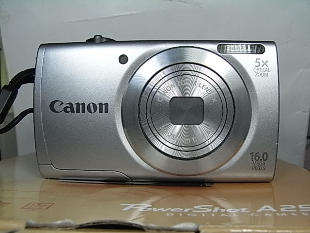 กล้องถ่ายรูป canon power shot A2500  16 ล้านพิกเซล  มาโคร 3 ซ.ม.