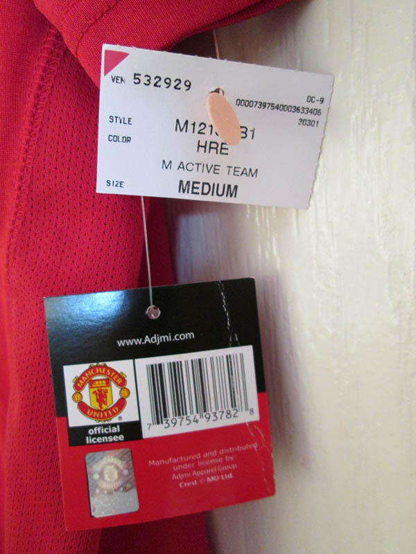 เสื้อยืด Manchester United ของแท้ size M ของฝากจากเพื่อนซื้อมาจาก USA ครับ