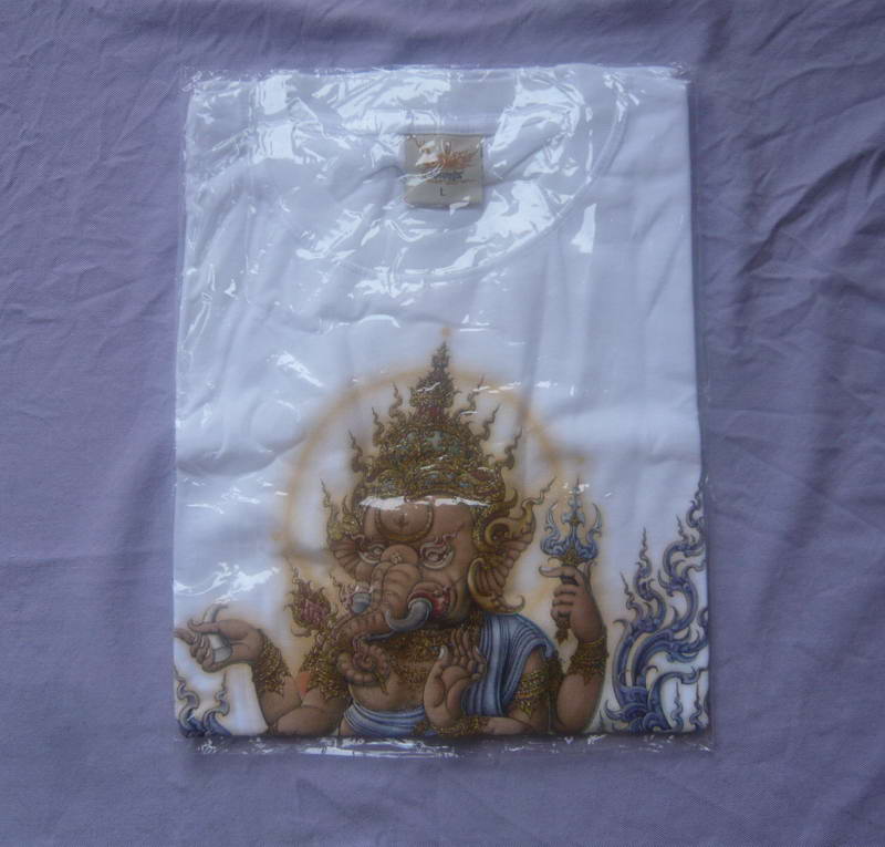 เสื้อยืดขาว ลายพระพิคเนศ Size L ที่ระลึก จากหอศิลป์ วัดร่องขุ่น จ.เชียงราย สวยงามจะสะสมหรือสวมใส่ ก้