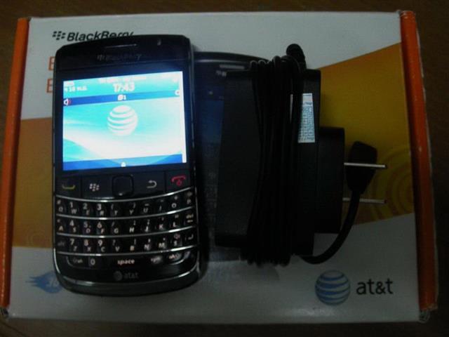 โทรศัพท์มือถือ BlackBerry รุ่น 9700 ของแท้มือสอง ขายตามสภาพ ยังใช้งานได้