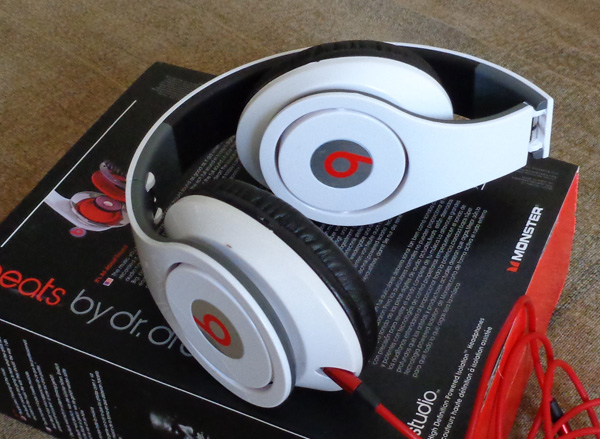 หูฟัง MONSTER beats studio แบบครอบหัวใหญ่ ปิดใบหูเต็ม เบสแน่นๆครับ