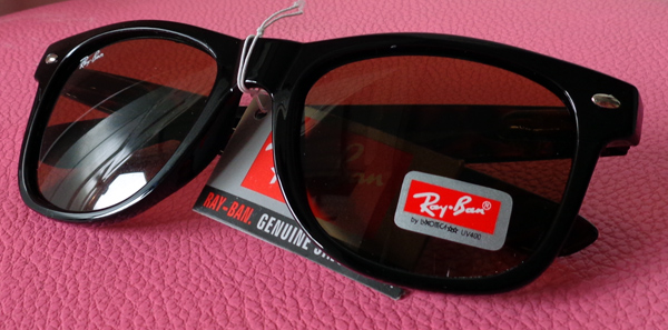 แว่นกันแดด Ray Ban สีดำ เลนส์สีชา ขาลายกระ ของใหม่ครับ + พิเศษของแถม