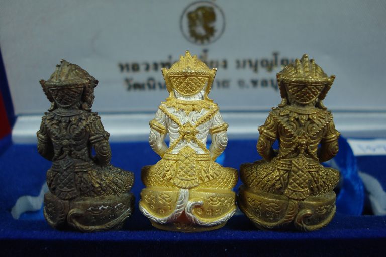 หนุมานล้มลุก ชุดกรรมการ 3 องค์ หลวงปู่เกลี้ยง วัดเนินสุทธาวาส ชลบุรี