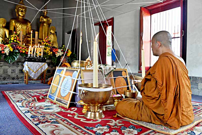 เหรียญอิติปิโสหน้าทอง เนื้อทองแดง พระอาจารย์ธรรมนูญ (อ.ติ๋ว) วัดมณีชลขัณฑ์ จ.ลพบุรี  . เคาะเดียวแดง