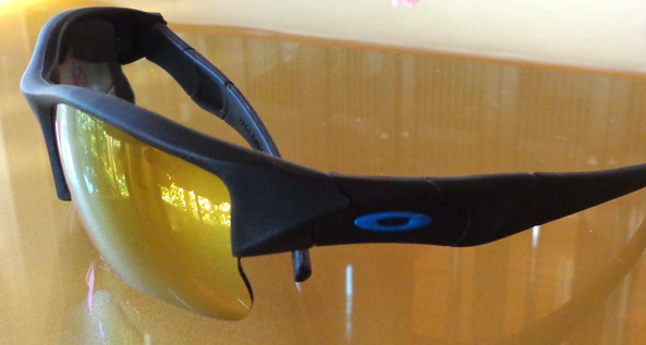 แว่นตากันแดด Oakley สวยๆ จัดไปเลยรุ่นดัง ได้ไปทั้งชุด