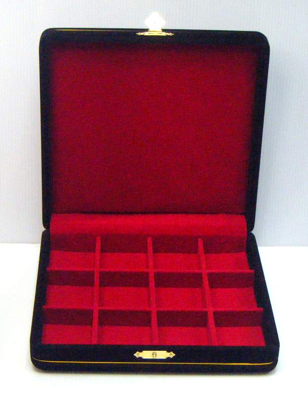 กล่องใส่พระแบบ 12ช่อง หุ้มกำมะหยี่สีดำ-แดง สวยหรูใส่พระพร้อมกล่องพลาสติกได้เลยคะ มือ1ใหม่เอี่ยมนะคะ