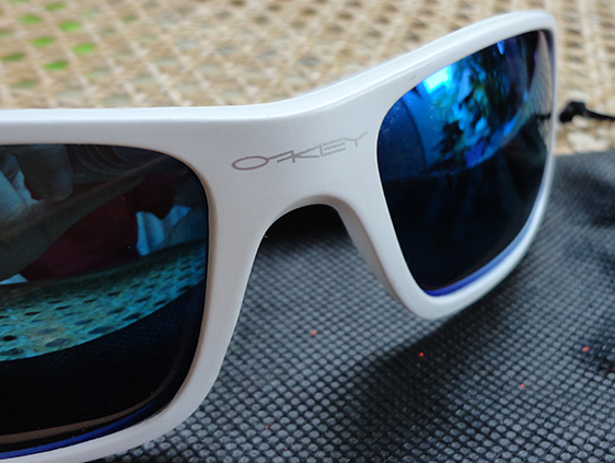 แว่นตา OAKLEY รุ่นใหม่ สวยเท่ห์ ของใหม่ครับ