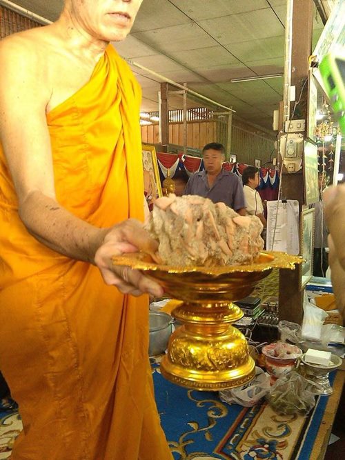 **วัดใจ**พระพุทธชินราช วัดชะวึก เนื้อดิน พิมพ์ใหญ่ จ.ระยอง ปี ๒๕๑๖**หลวงปู่ทิม ปลุกเสก