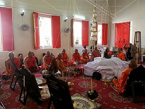 ลูกอมผงพรายกุมาร-ผงโสฬส ว่านมงคล รุ่นแรก อาจารย์แว่น วัดสะพานสูง...(กล่องเดิม+rขาตั้งบูชา)...