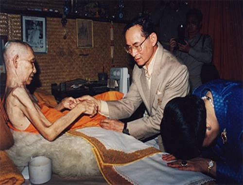 เหรียญหลวงพ่อเกษม เขมโก รุ่น3 เนื้อทองแดง วัดคะตึกเชียงมั่น จ.ลำปาง เหรียญสวยมากครับ