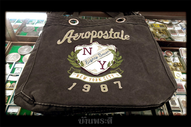 กระเป๋าสะพาย Aeropostale สภาพสวย จุของได้เยอะครับ