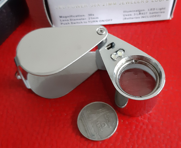 กล้องส่องพระ ILLUMINATED LOUPE (LED LIGHT) 30x21 MM. มีไฟ LED 2 ดวง ใช้ส่องดูพระในที่มืด