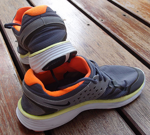 รองเท้า NIKE LUNAR ของแท้ เทคโนโลยี Lunarlon สภาพเดียวกันตั้งให้ถูกกว่าตลาดรถไฟไปเลยหลายร้อย