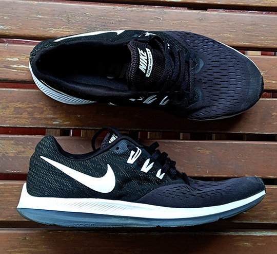 รองเท้า NIKE ZOOM WINFLO4 RUNNING แท้