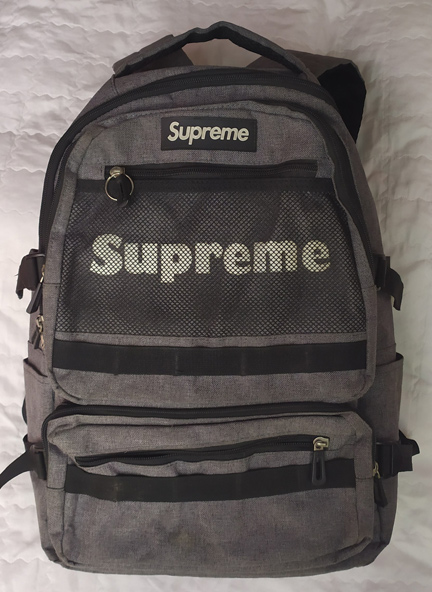 เป้ supreme สีเทา ดีไซน์สวย ใช้งานสะดวก