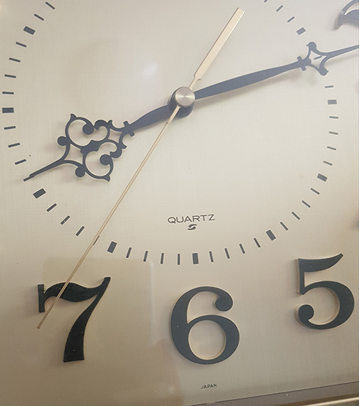 นาฬิกาแขวนSEIKO QE650B ตัวเรือนไม้แท้ น้ำหนักดี หน้าปัดสีทอง วินเทจ สวยมาก Made in JAPAN แท้ๆ ทนทาน 
