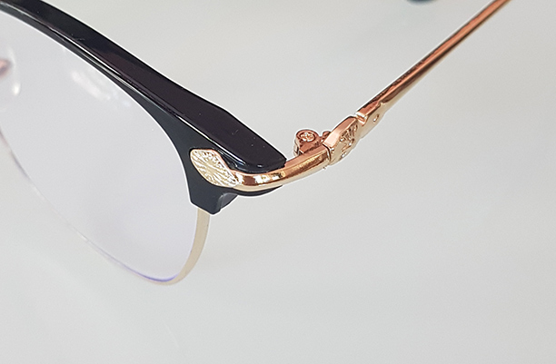 แว่นตา SOLID BLACK ของใหม่  เฟรมดำดีไซน์สวย ขาแว่นโลหะสีทองสุดหรู