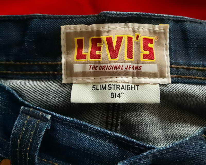กางเกงยีนส์ Levi's 514 Made in China เอววัดจริง 33 นิ้ว ยาว38 นิ้ว เป้า 9.5 ปลายขากว้าง 7.5.5