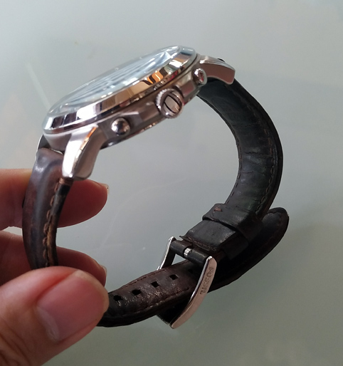 นาฬิกา Fossil โครโนกราฟ หลักโรมัน สายหนัง รุ่นนี้หน้าปัดสวยมากครับ