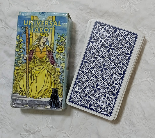 ไพ่ยิปซี UNIVERSAL TAROT ชุดสวย ใหม่เอี่ยม ครบสำรับ ลายหน้าไพ่สวยสุดๆ เข้าใจง่าย