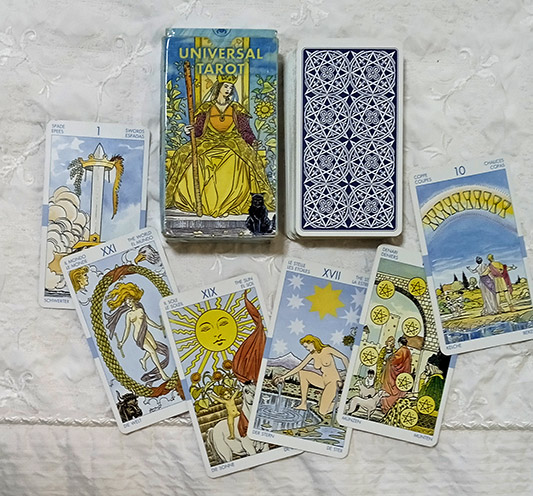 ไพ่ยิปซี UNIVERSAL TAROT ชุดสวย ใหม่เอี่ยม ครบสำรับ ลายหน้าไพ่สวยสุดๆ เข้าใจง่าย