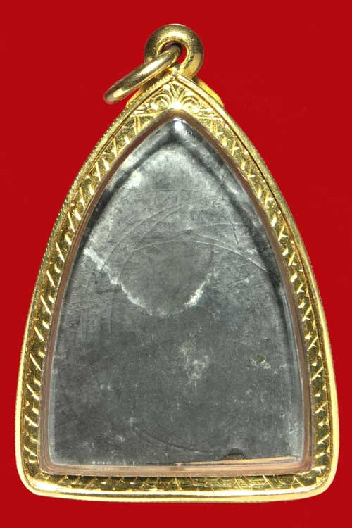 หลวงพ่อพรหม วัดช่องแค พิมพ์เข่ากว้างหลังเตารีด เนื้อตะกั่ว ๑ใน ๑ooo องค์ เลี่ยมทองพร้อมใช้ สวยเดิม - 2