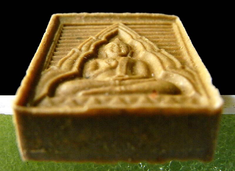 พระผงของขวัญ วัดปากน้ำ รุ่น 6 พระไตรปิฏก เนื้อฟักทอง หน้าแป๊ะยิ้ม ภาษีเจริญ กทม. # AN 68 - 4