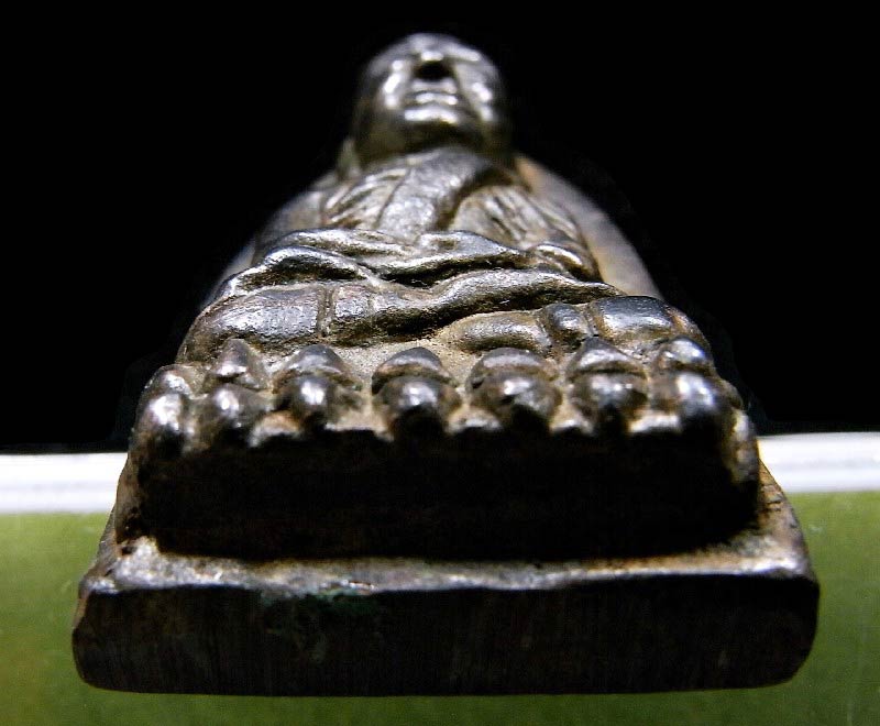 รางวัลที่ 1 พระหลวงปู่ทวด เตารีดโลหะผสม 3 โค๊ต รุ่น 84 พรรษา สมเด็จพระญาณสังวร วัดบวรนิเวศ ปี 40 - 4